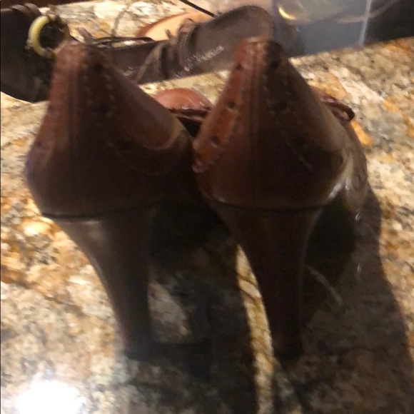 Vince Camuto platform heel - Picture 3 of 5